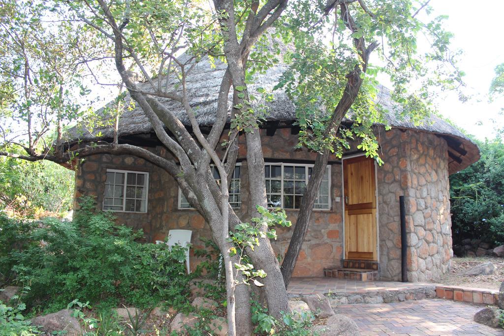 Limerick Cottages Булавайо Екстериор снимка