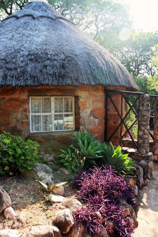 Limerick Cottages Булавайо Екстериор снимка