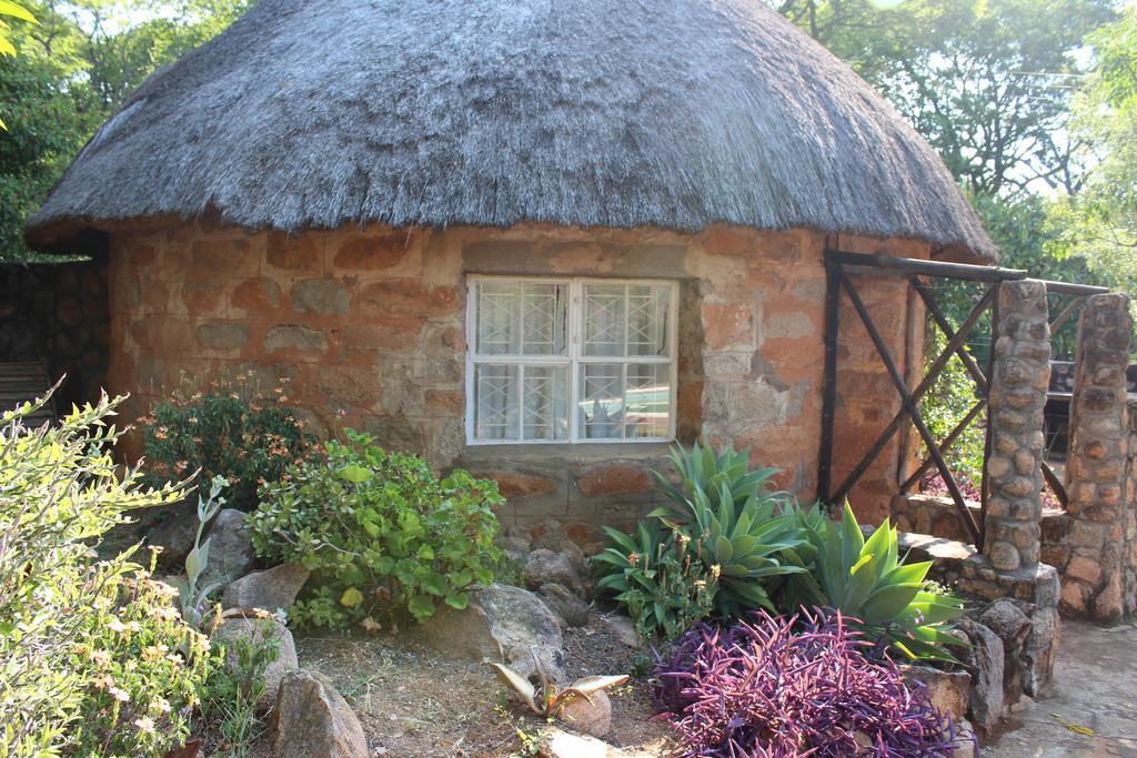 Limerick Cottages Булавайо Екстериор снимка